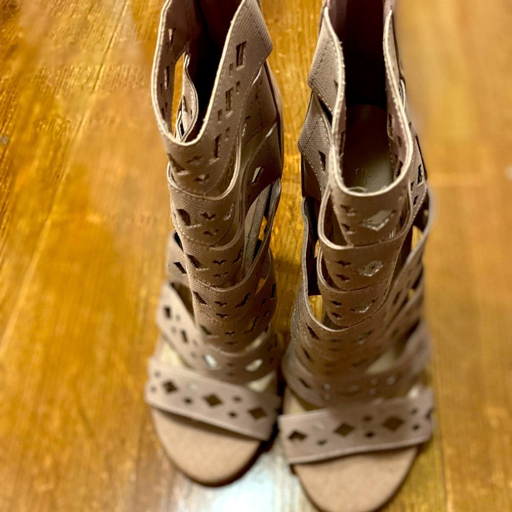 **Spring heels** new!